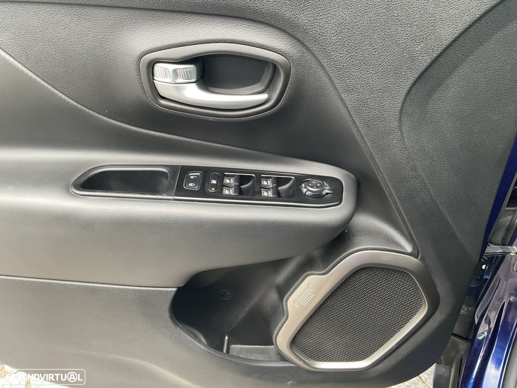 Jeep Renegade 1.0 T Limited - 19