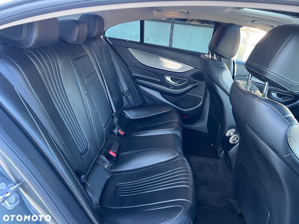 Mercedes-Benz CLS - 6