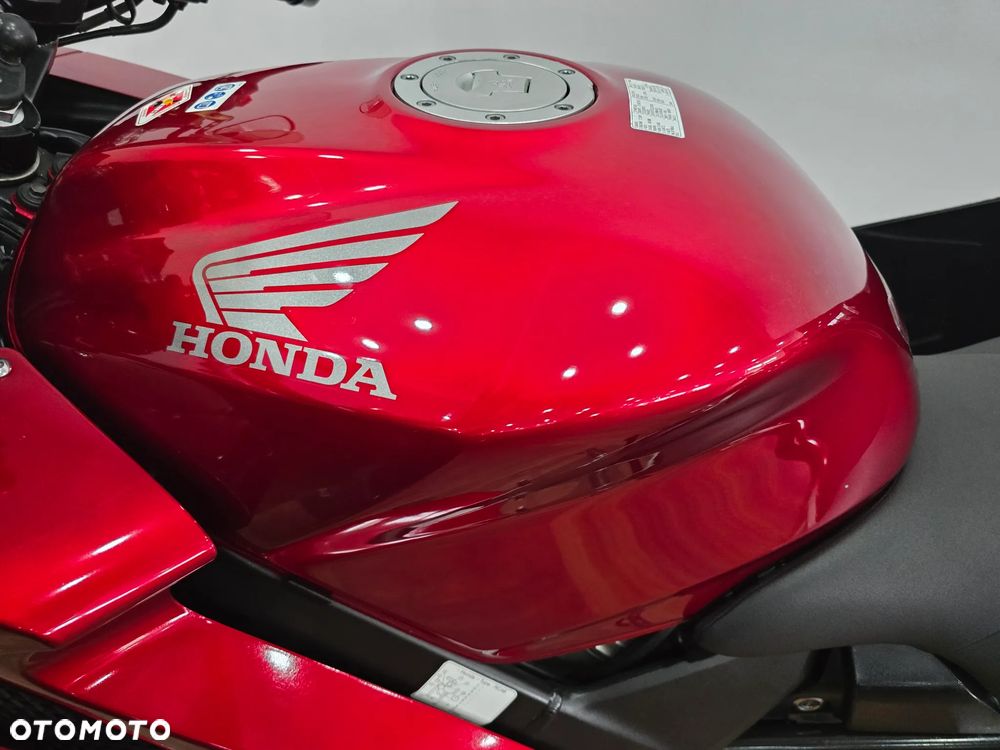 Honda VFR - 9