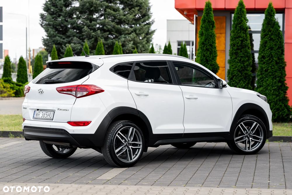Hyundai Tucson 1.7 CRDI BlueDrive Style 2WD - 16