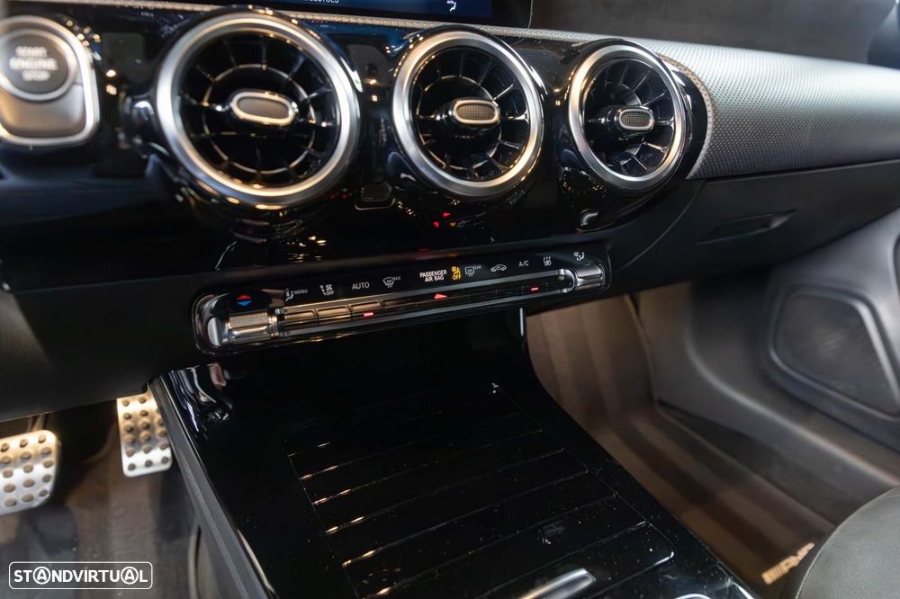 Mercedes-Benz A 250 e 8G-DCT AMG Line - 35