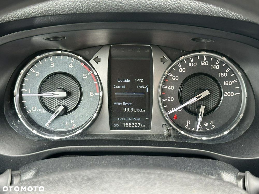 Toyota Hilux 2.4 D-4D Double Cab DLX 4x4 - 32