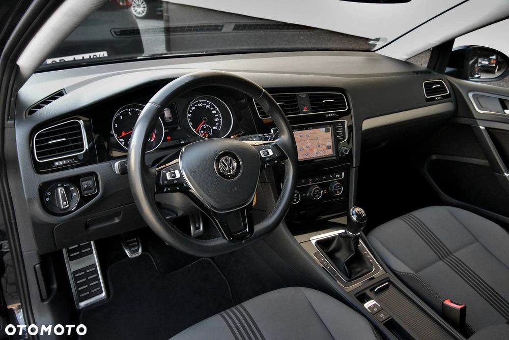 Volkswagen Golf - 12