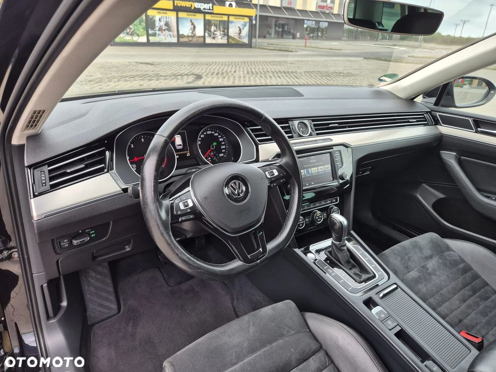 Volkswagen Passat 2.0 TDI SCR DSG Highline - 28