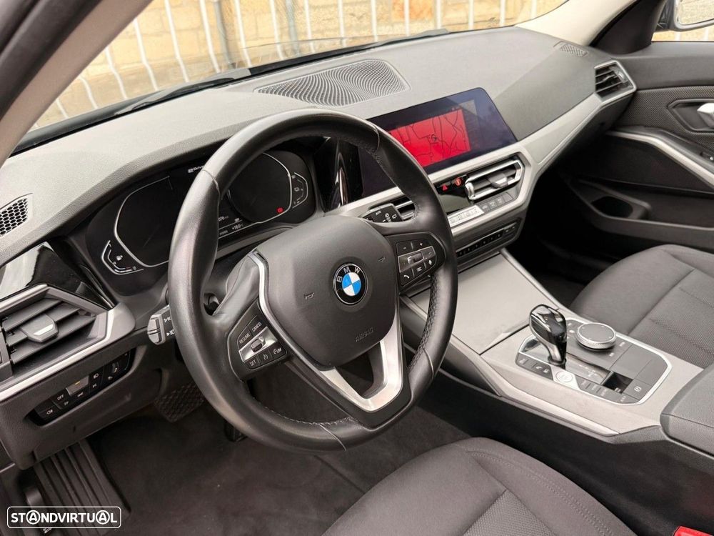 BMW 330 e Touring Corporate Edition Auto - 11