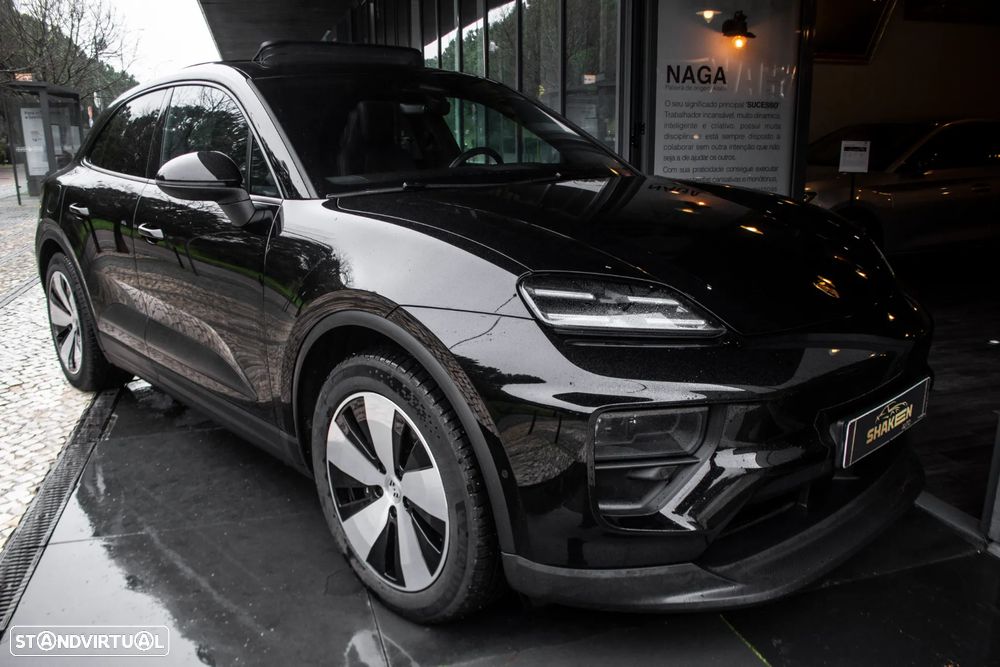 Porsche Macan Electric 4 - 6