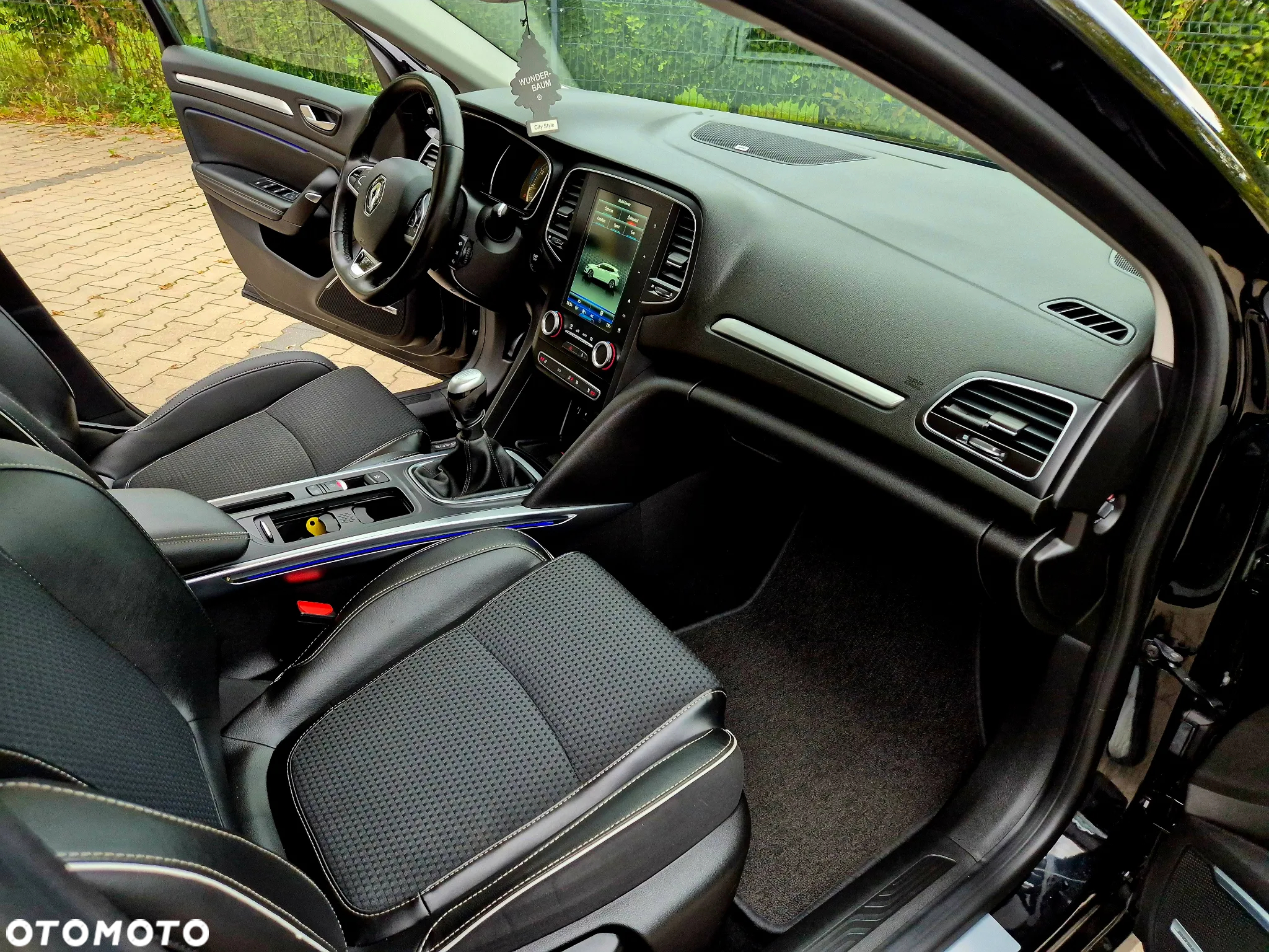 Renault Megane ENERGY TCe 130 Start & Stop Bose Edition - 25