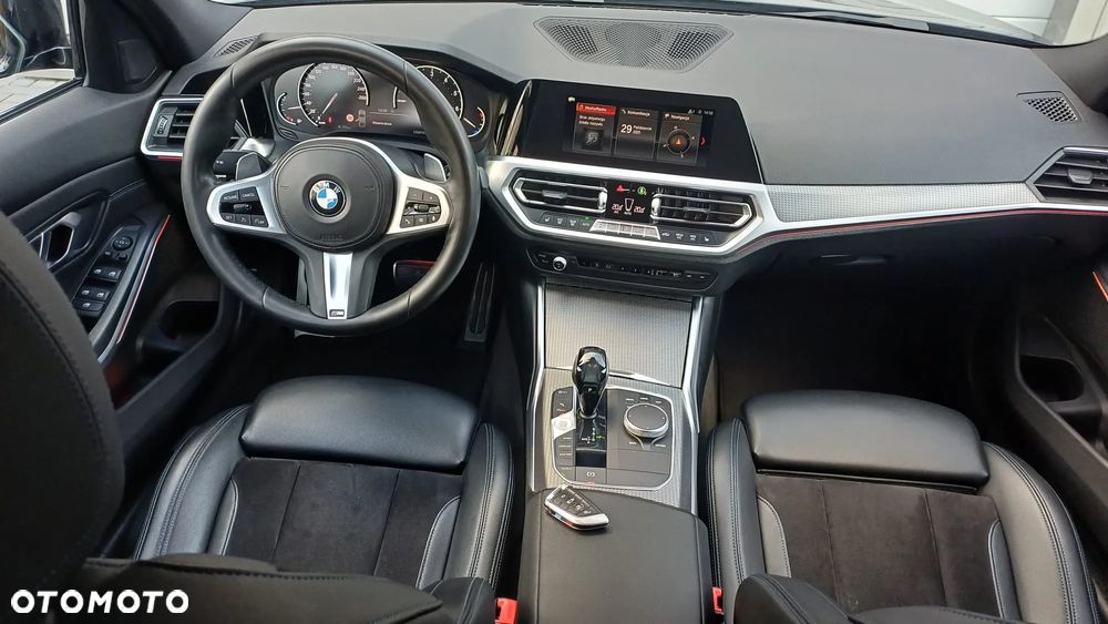 BMW Seria 3 320i xDrive M Sport - 25