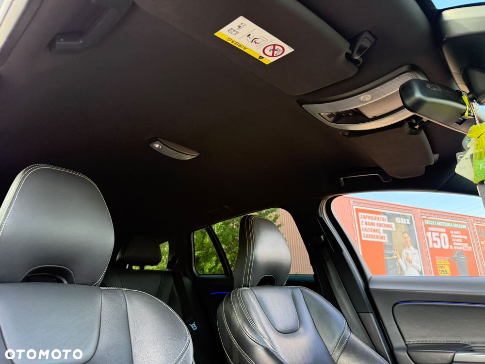 Volvo V60 D2 Drive-E Momentum - 31