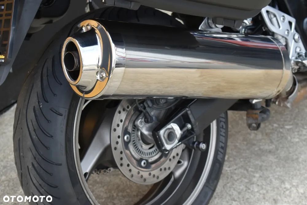 Suzuki GSX - 31