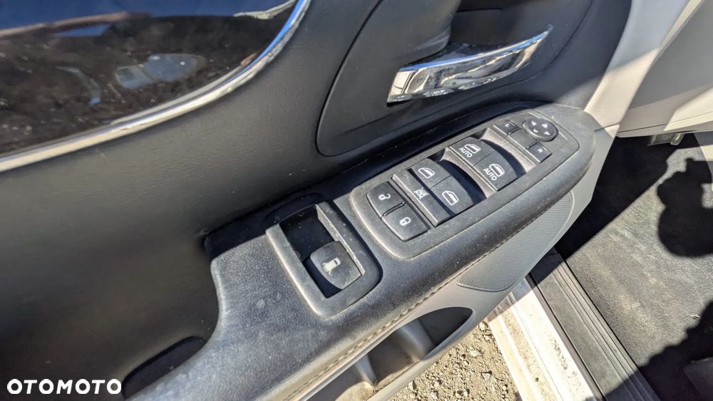 Chrysler Town & Country 3.6 Touring - 37