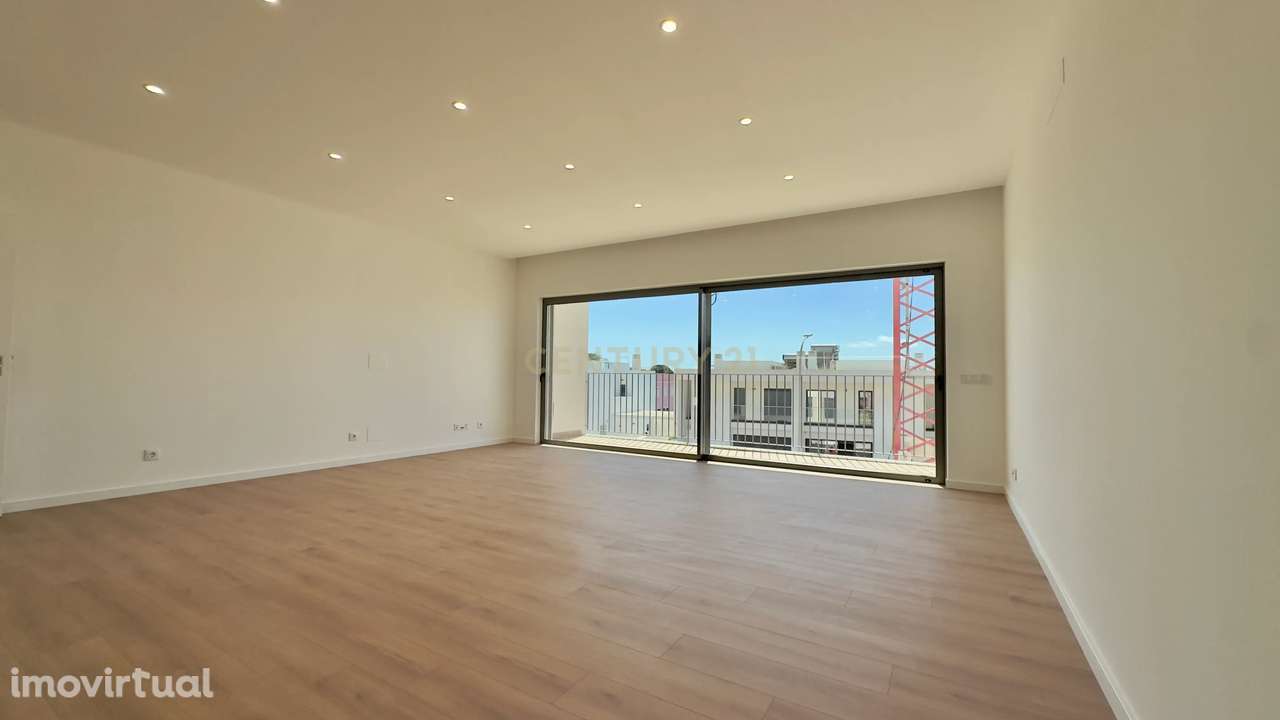 Apartamento T2 | Arrendamento Olhão | Arrecadação  | Estacionamento - Grande imagem: 2/14