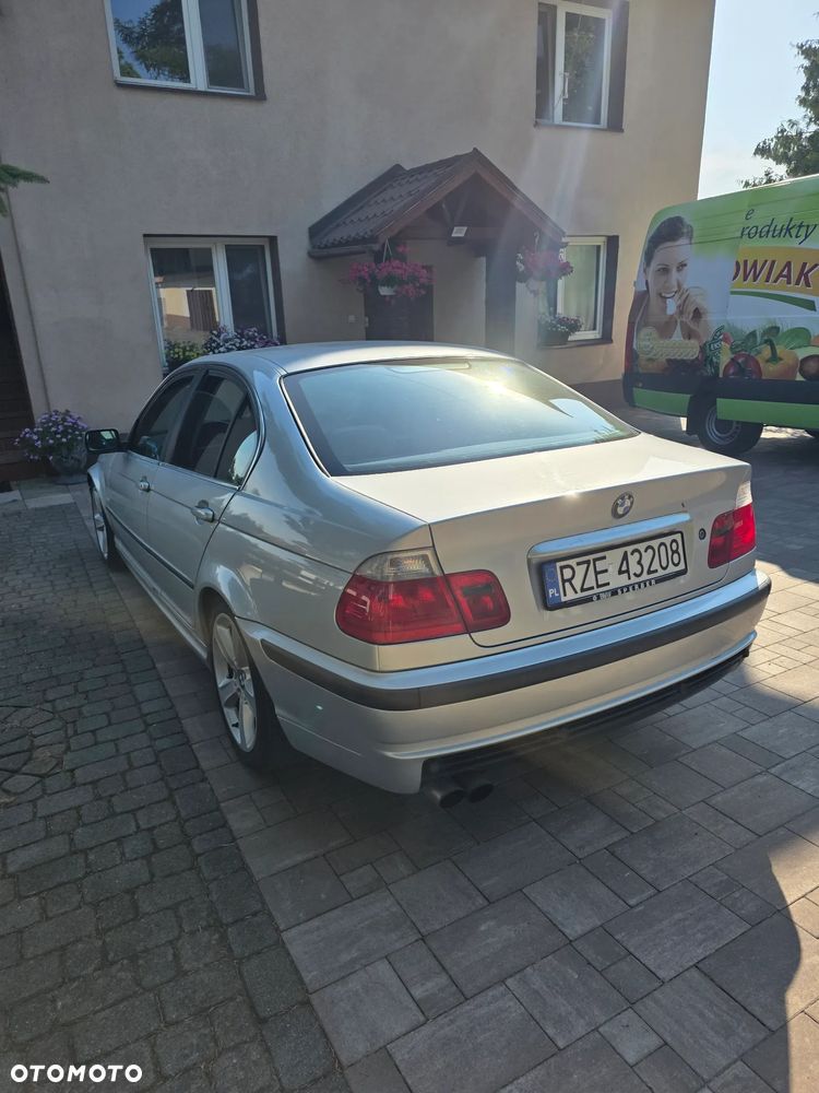 BMW Seria 3 325i Edition Sport - 9