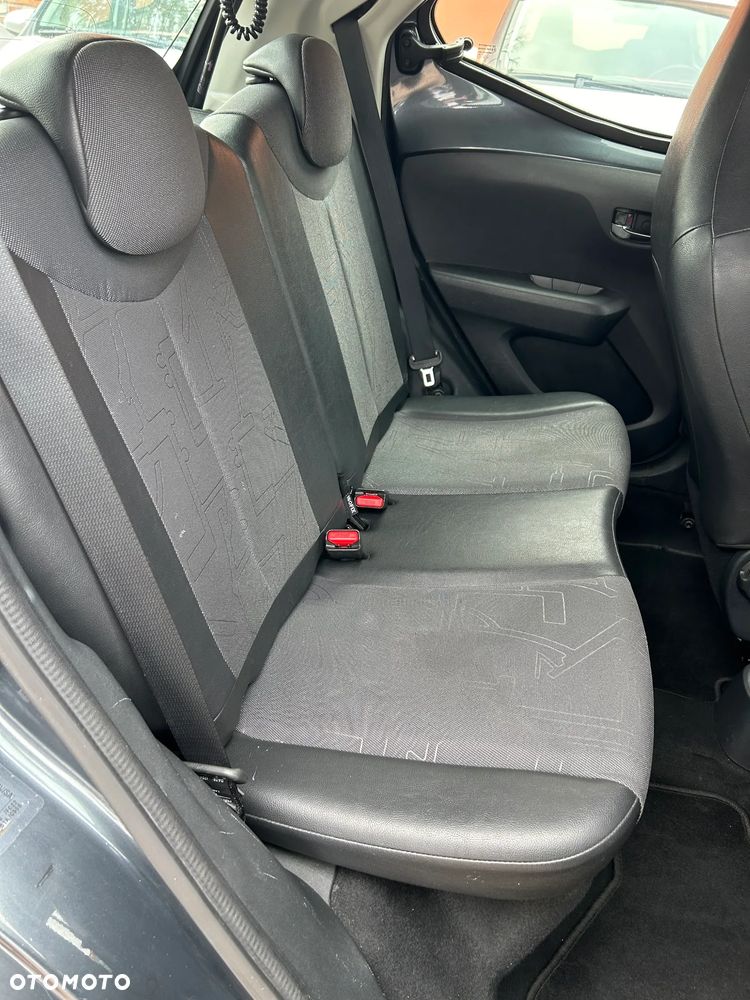 Toyota Aygo x-play - 9