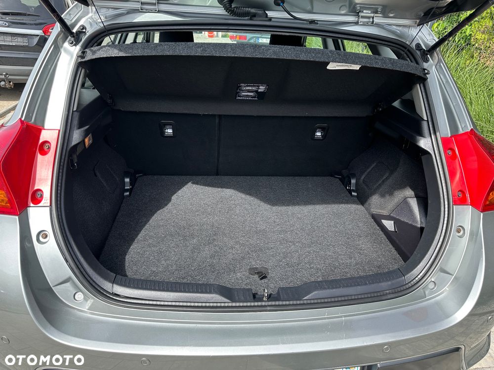 Toyota Auris - 11