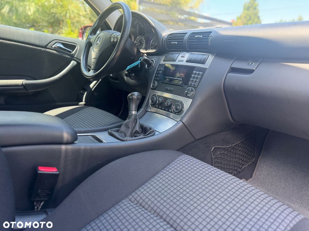 Mercedes-Benz Klasa C 220 CDI DPF Sport Edition - 6