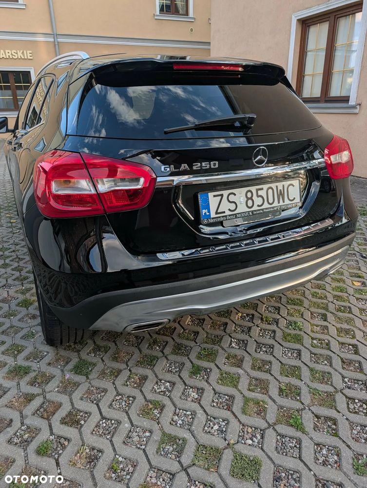 Mercedes-Benz GLA 250 7G-DCT UrbanStyle Edition - 13