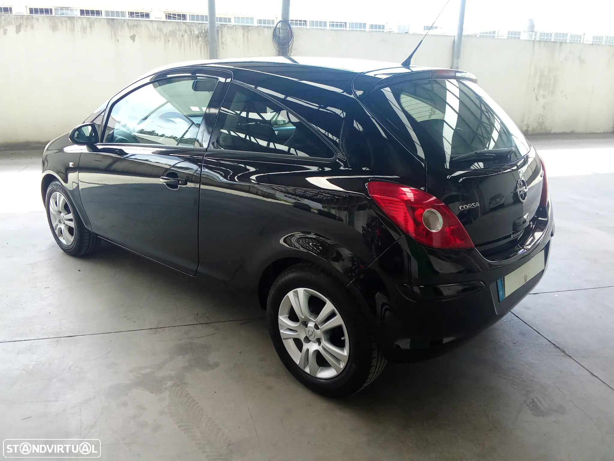 Opel Corsa 1.2 Black Edition - 4