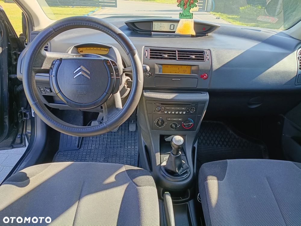 Citroën C4 1.6 16V Confort - 26