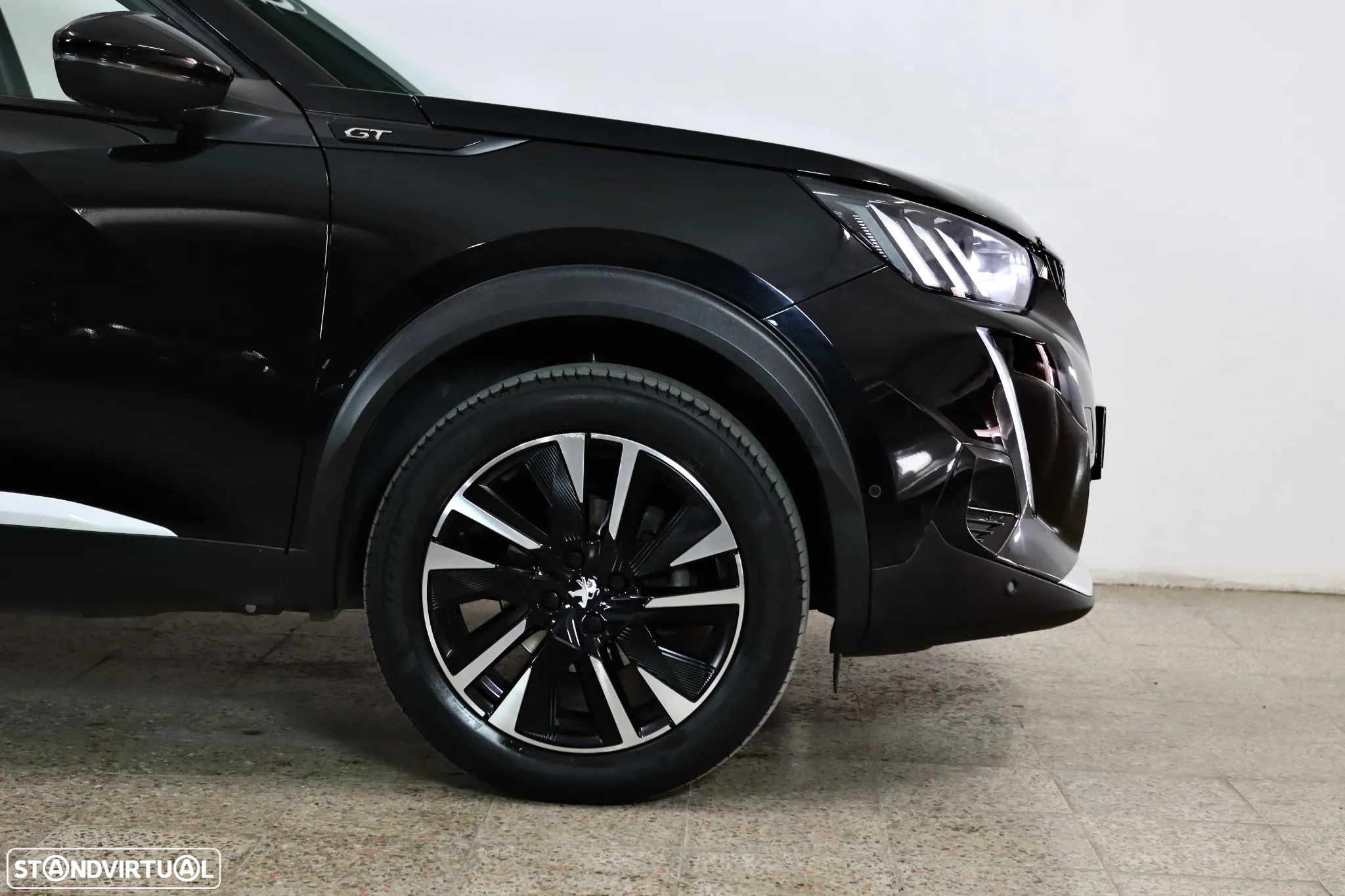 Peugeot 2008 PureTech 130 EAT8 GT - 36