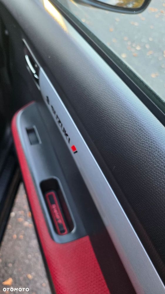 Suzuki Swift 2010 photo 3