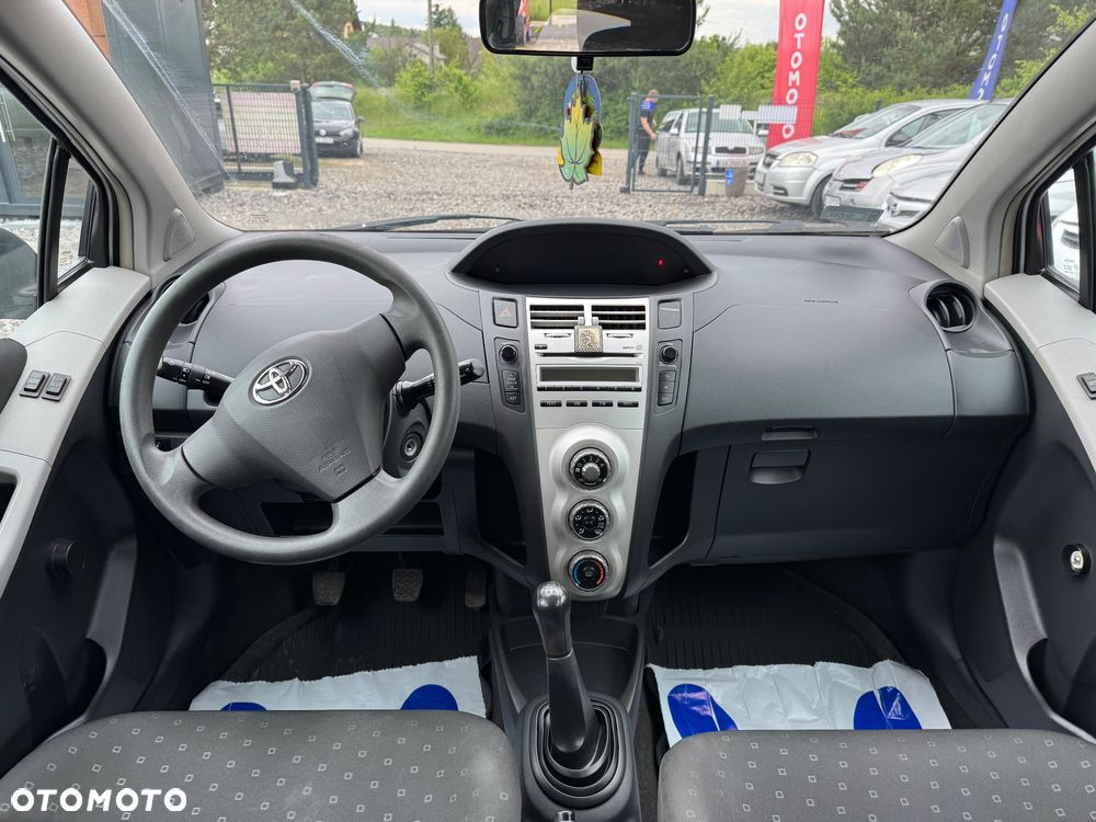 Toyota Yaris 1.0 Luna - 19