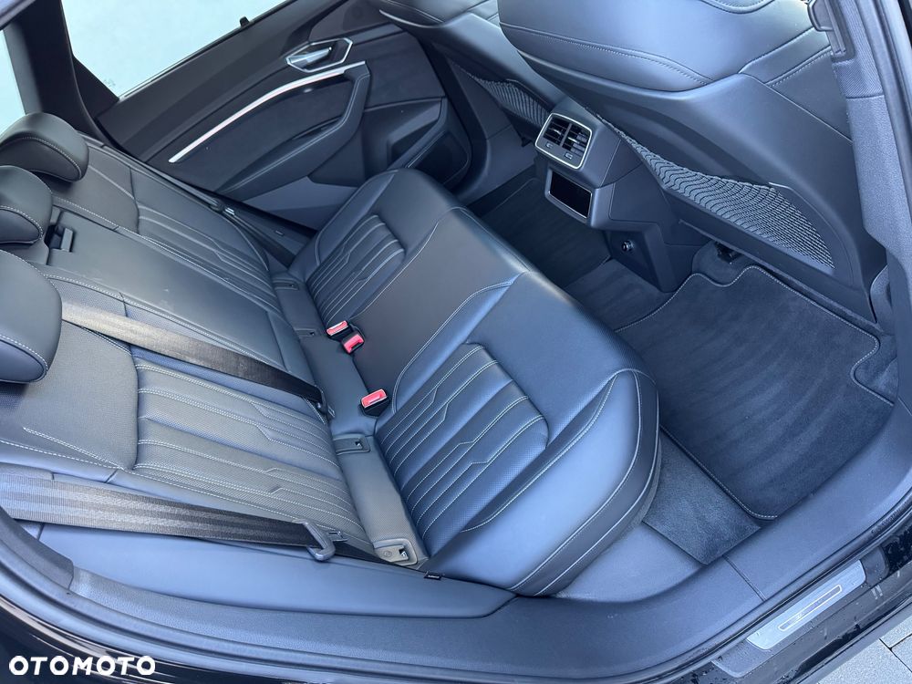 Audi e-tron S Quattro - 23