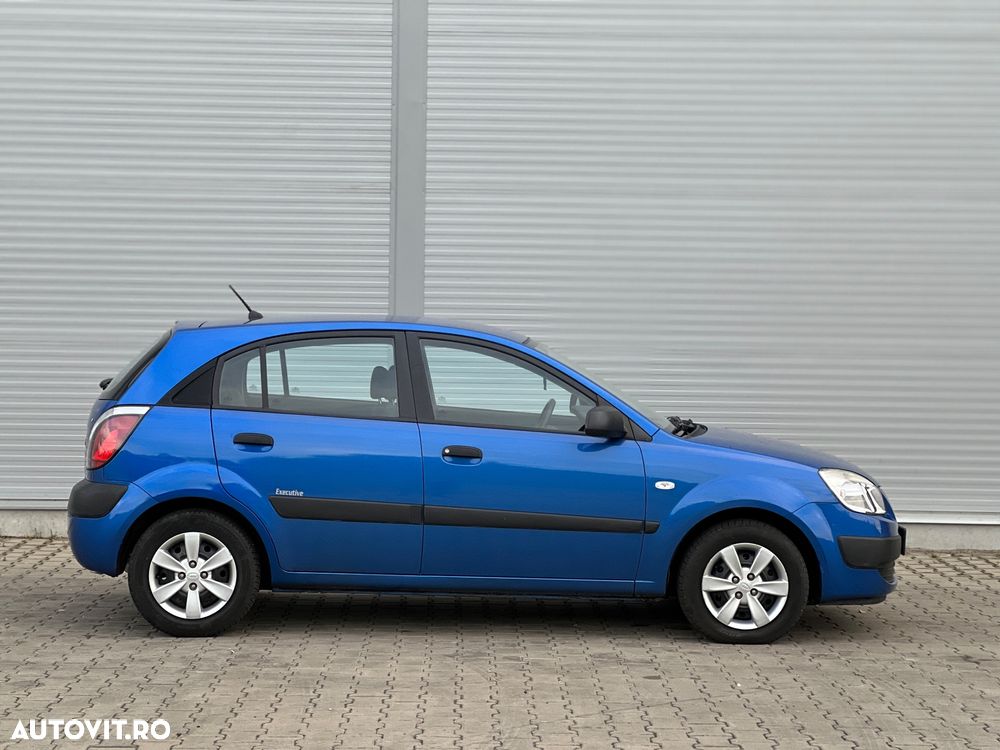 Second hand Kia Rio - 2 495 EUR148 000 km - Autovit