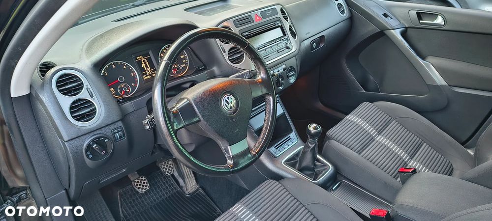 Volkswagen Tiguan 2.0 TDI DPF BlueMotion Technology Trend & Fun - 14
