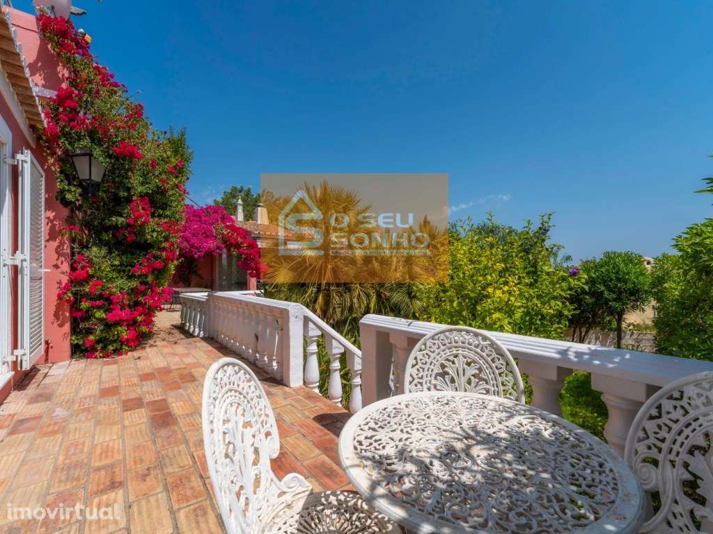 Moradia T4 em Santa Bárbara de Nexe - Grande imagem: 3/23