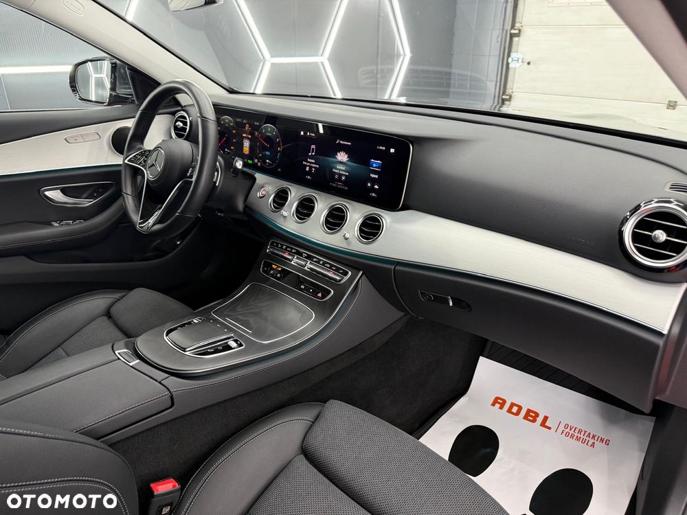 Mercedes-Benz Klasa E 300 de 4Matic 9G-TRONIC Avantgarde - 35
