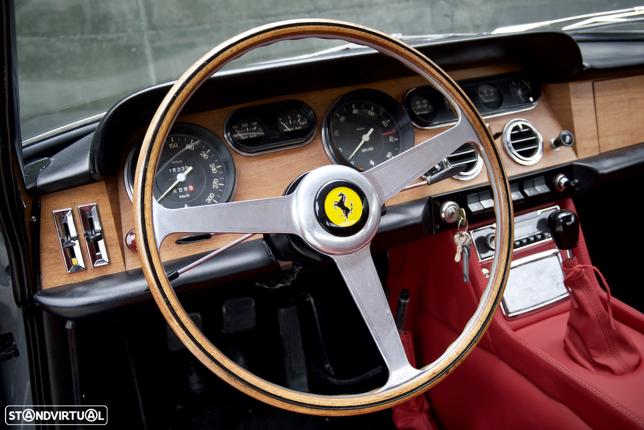 Ferrari 330 - 29