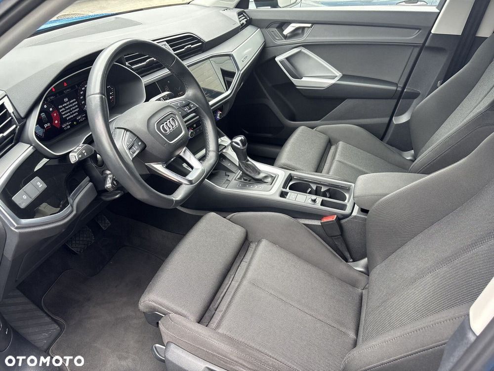 Audi Q3 Sportback - 16
