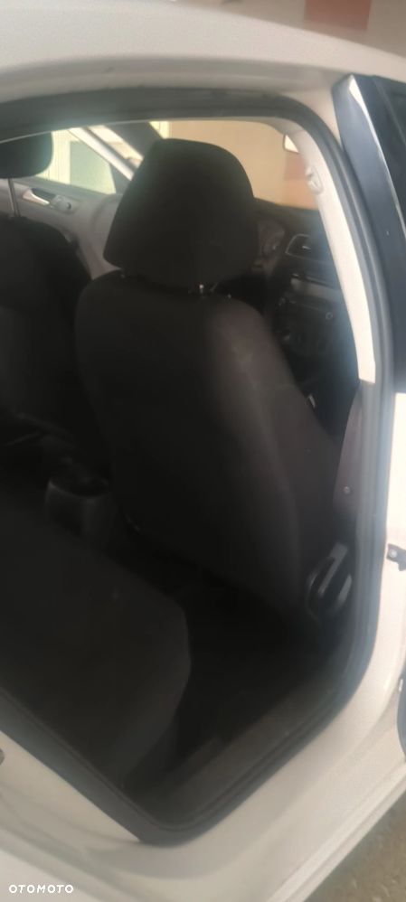 Volkswagen Jetta 2.0 Base - 3