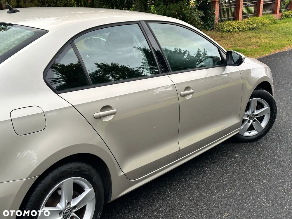 Volkswagen Jetta 1.2 TSI BlueMotion Technology Comfortline - 14