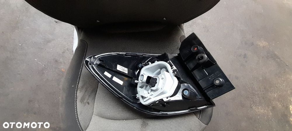Lampa tylna prawa Renault Captur I 1 !! Wysyłka !! - 2
