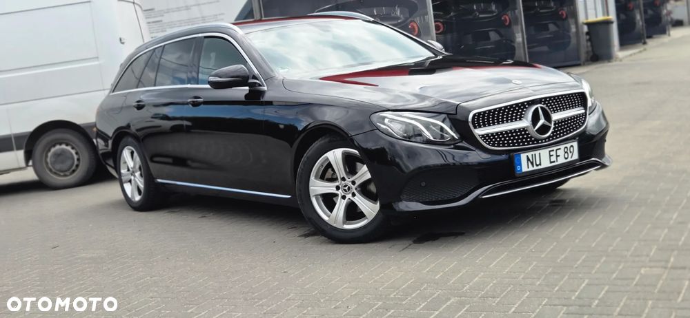 Mercedes-Benz Klasa E 220 d 9G-TRONIC - 21