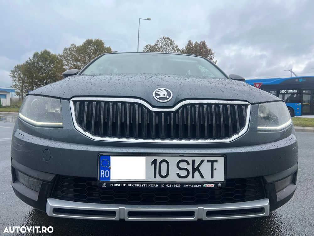 Skoda Octavia Combi 2.0 TDI 4x4 DSG Scout - 1