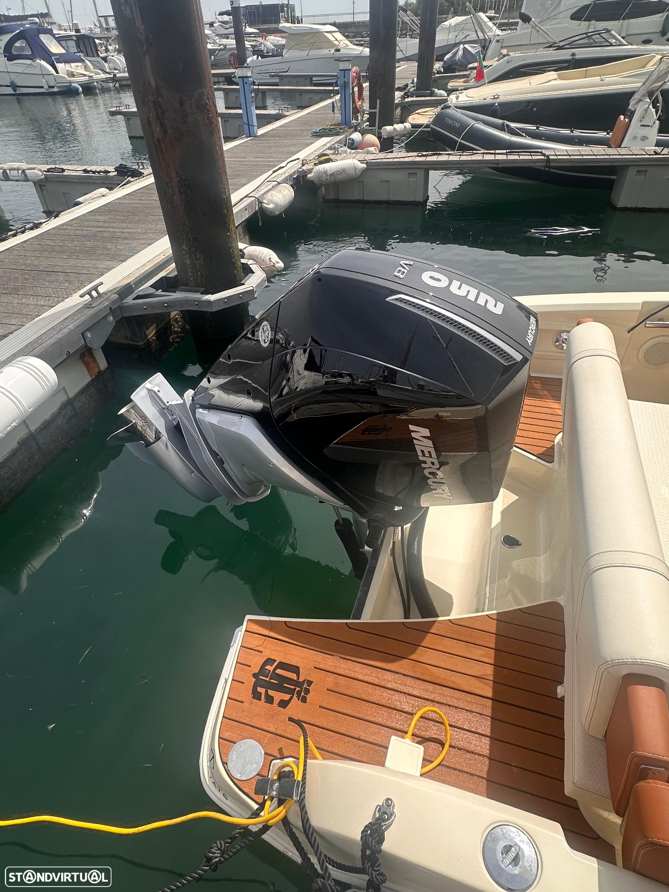 Invictus Yachts CX 240 - 14