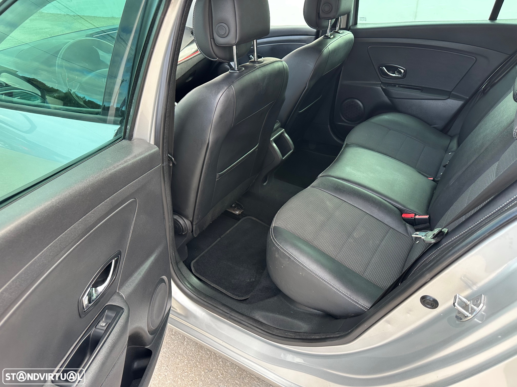 Renault Mégane Sport Tourer 1.6 dCi GT Line SS - 26