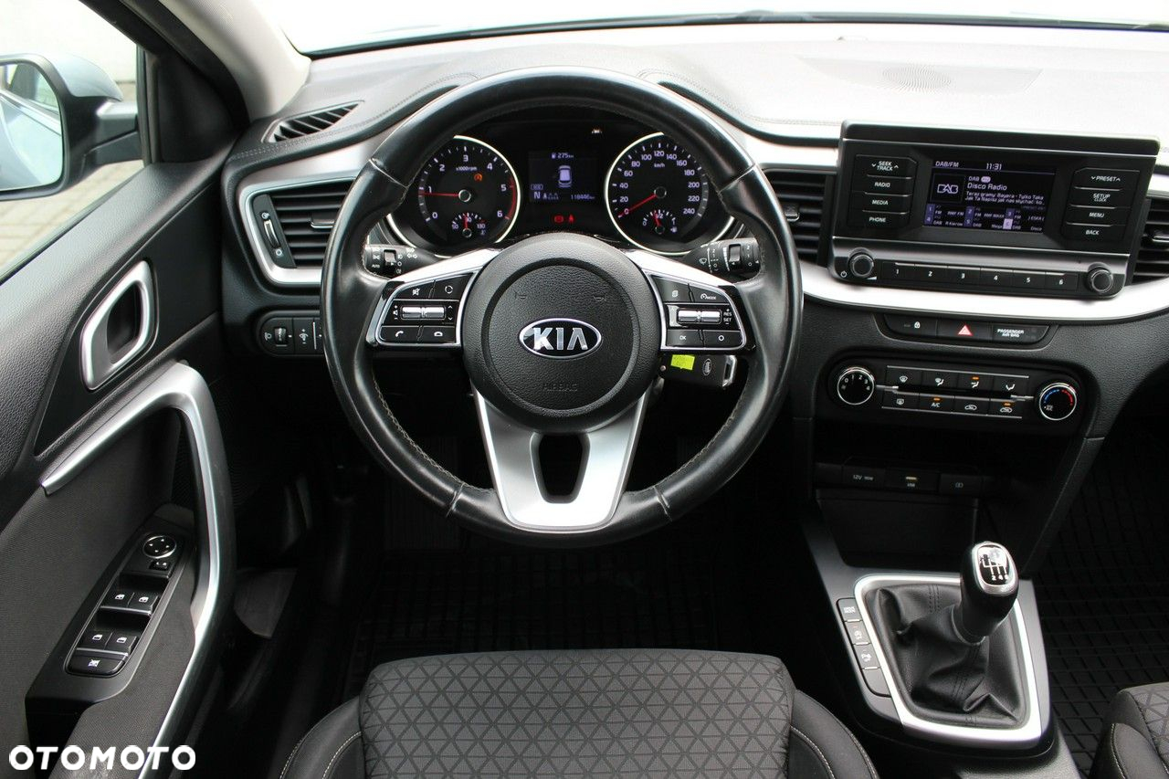Kia Ceed - 8