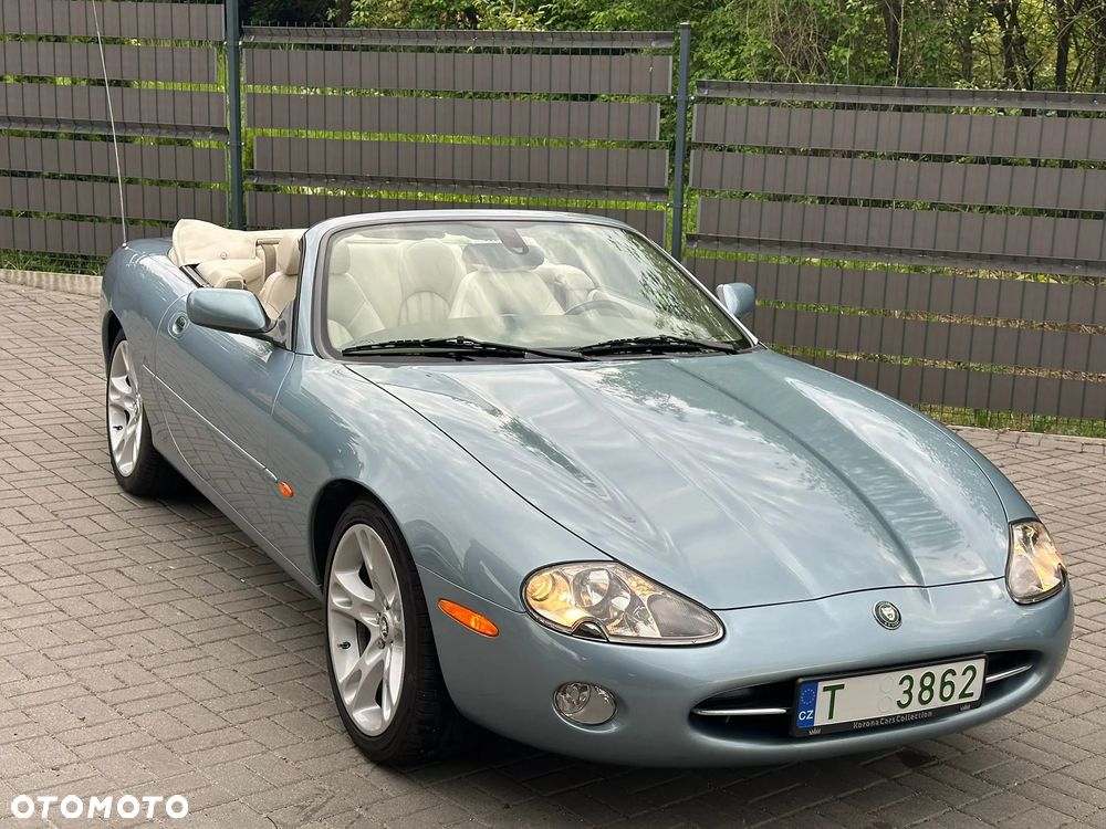 Jaguar XK8 Cabriolet - 2