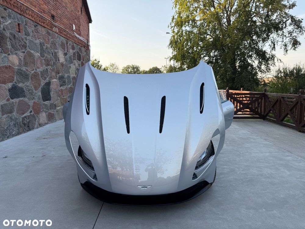Aston Martin DB11 V12 Coupe - 12