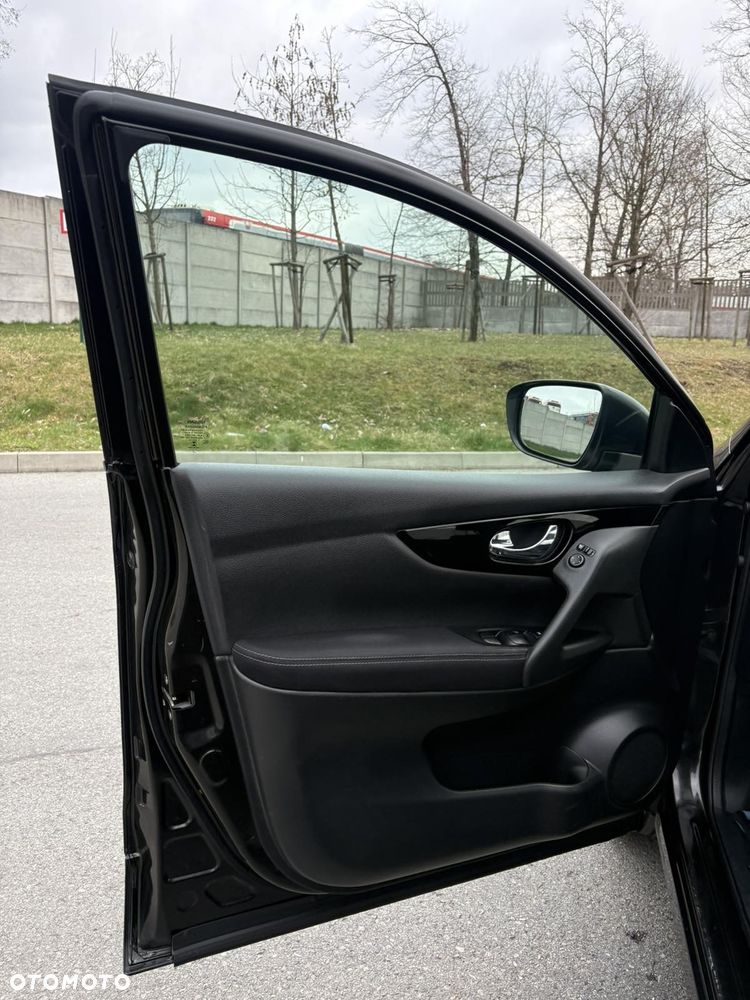 Nissan Qashqai 1.6 DCi Xtronic TEKNA - 35