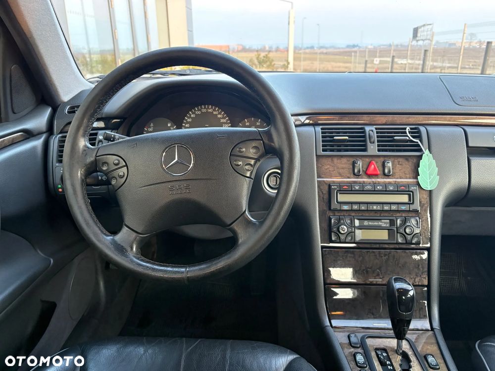 Mercedes-Benz Klasa E - 14