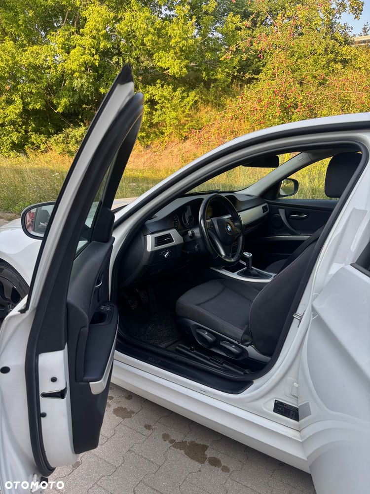 BMW Seria 3 - 16