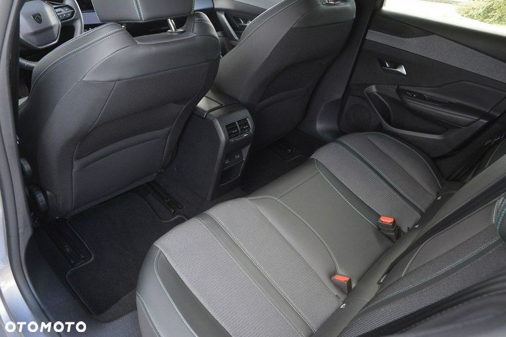 Peugeot 308 1.2 PureTech Allure S&S - 32