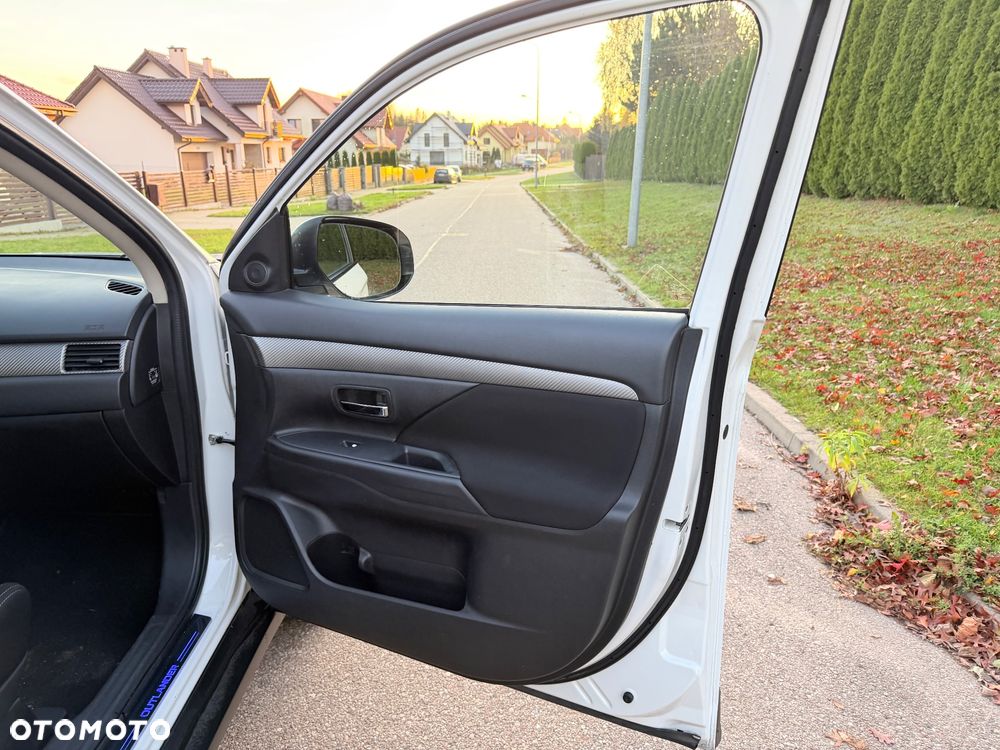 Mitsubishi Outlander - 9