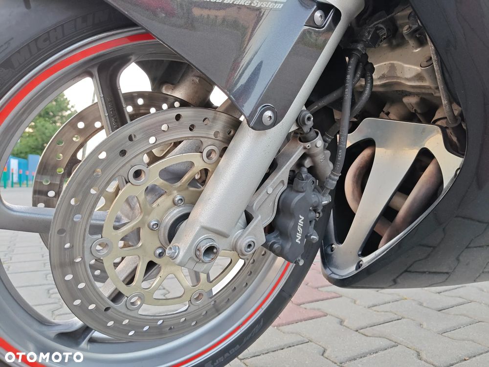 Honda VFR - 15