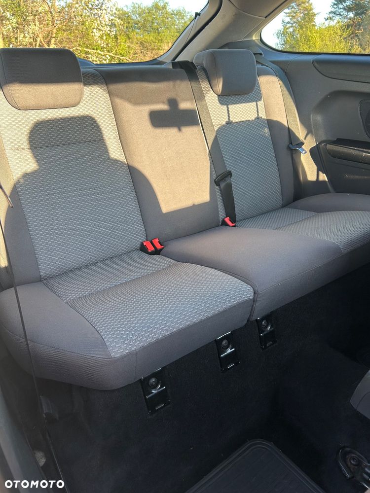Ford Focus 1.6 Sport - 19